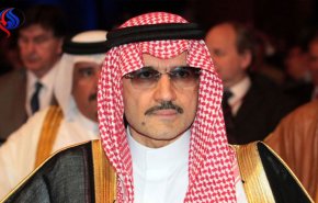 شاهد..الوليد بن طلال في نزهة مع أحد مشاهير مواقع التواصل