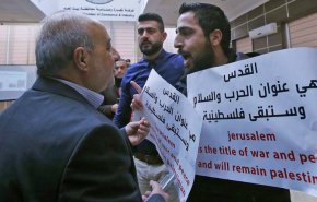 عباس يدين طرد وفداً أمريكياً من بيت لحم