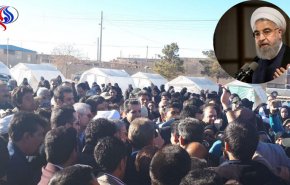 روحاني يصل قرية غورك المنكوبة بالزلزال في محافظة كرمان
