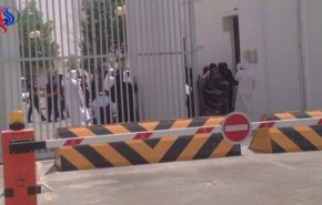مصدر: الإمارات تحرم معتقلي 