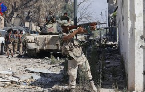 ضابط بالجيش الليبي يسلم نفسه لاستكمال تحقيقات الجنايات الدولية 