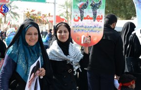 شهروندانی که با خانواده به جشن انقلاب آمدند