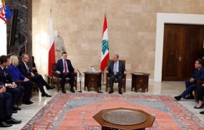 عون يستقبل رئيس وزراء بولندا ويلتقي دعوة لزيارة وارسو