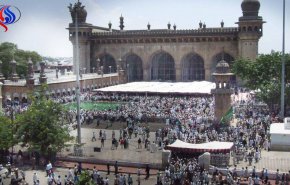 روحاني يشارك في مراسم صلاة الجمعة في حيدر آباد الهندية