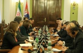ظريف: ايران عازمة على تطوير علاقاتها مع صربيا في جميع المجالات