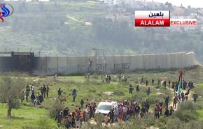بدء المواجهات بين الفلسطينيين وقوات الاحتلال بالضفة