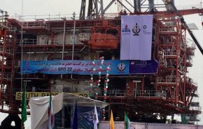 مقر خاتم الأنبياء ينجز عملية شحن ونقل منصة الوحدة 22 من حقل بارس الجنوبي