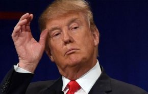  شاهد : موقف محرج لترامب يثير ضحك الحضور في البيت الابيض !!