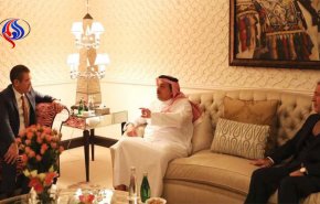 وزيرا دفاع قطر وتركيا يبحثان تعزيز التعاون العسكري