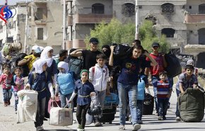 الجيش السوري يخرج عوائل يحتجزهم المسلحون من محور مديرة