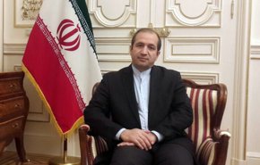عيادة السفير الايراني في فيننا للجندي النمساوي المصاب