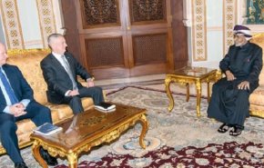 صحيفة إماراتية: أمريكا تتوسل السلطان قابوس لإنهاء حرب اليمن