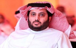رئيس النادي الأهلي يعتدي بالضرب على فنانة!