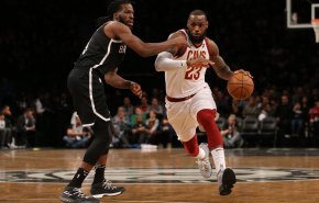 جيمس يقود كليفلاند للفوز على بروكلين 121-114