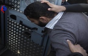 كيفَ يعيشُ المختطفون داخل سجن الهيبة في دوما؟