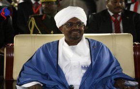 دعوتان من الملك السعودي للرئيس السوداني