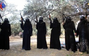الخرطوم تستقبل سودانيات عائدات من صفوف (داعش) ليبيا ..صور