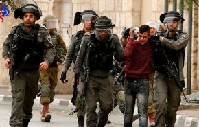 اعتقال ثمانية فلسطينيين بالضفة الغربية