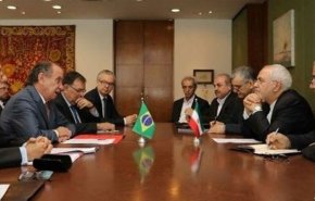 ظريف يدعو لفتح قناة مصرفية لتسهيل التبادل التجاري بين ايران والبرازيل