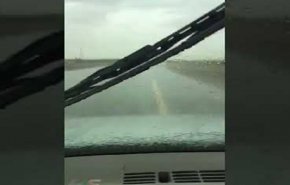 بالفيديو.. سائق يوثق اللحظات الأخيرة قبل تعرضه لحادث سير بالسعودية