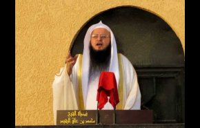 خطيب الجمعة بالسعودية ترك كل أمور الدين وبلاوي الدنيا لتهنئة “الهلال” بالفوز!