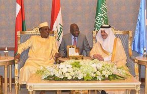 الرئيس التشادي أحضر معه إلى السعودية فرقة عسكرية