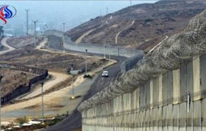 المئات يتظاهرون في المكسيك احتجاجا على بناء الجدار الحدودي مع أميركا