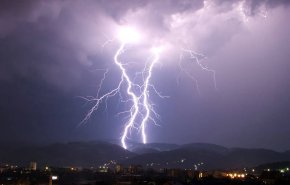 الأردن.. صاعقة تسفر عن حريق مسجد في الرمثا