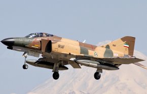 ايران تقوم بصيانة اساسية لمقاتلة 