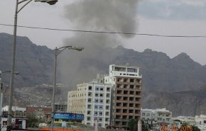 طيران تحالف العدوان يستهدف البنك المركزي في صعدة

