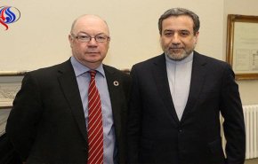 مساعد الخارجیة البریطاني يصف محادثاته مع عراقجي بالبناءة
