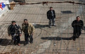 الاحتلال يعتدى على أسرى فلسطینیین في سجن 