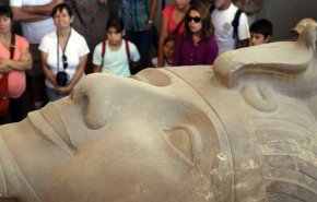 اعادة 14 قطعة أثرية فرعونية إلى مصر
