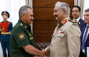 وزير الدفاع الروسي يبحث مع حفتر الأوضاع الليبية