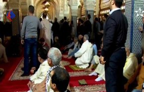 شاهد :  مغربي يعتدي على إمام مسجد بسيف!
