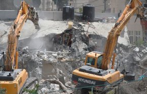 إخطارات بهدم منشآت سكنية شمال القدس المحتلة