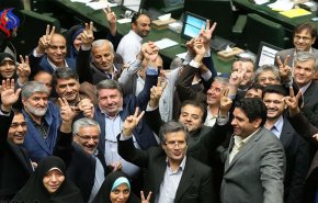 نواب إيرانيون: انسحاب ترامب من الاتفاق النووي وصمة عار على حكام واشنطن
