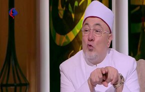 شاهد: داعية مصري يصدم المسلمين بفتاواه ...والأخير منها!
