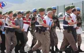 تركيا توقف عشرات الضباط بـ