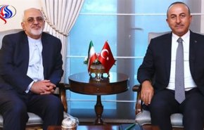 ظريف واوغلو يبحثان هاتفيا الوضع في فلسطين

