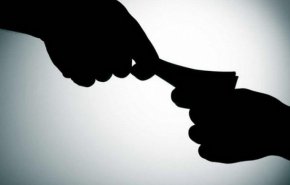 اعتقال مجموعة كبيرة من المسؤولين المصریین لتلقيهم رشوة 