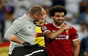 طبيب ليفربول يكشف أسرار الدقائق الأولى عقب إصابة صلاح !
