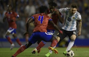 ميسي يسجل ثلاثية في فوز الارجنتين 4-0 على هايتي وديا