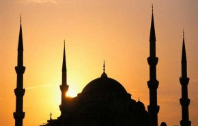 مفتي مصر ينهي الجدل القائم حول توقيت الفجر