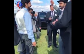 شاهد..حاكم دبي يرقص فرحا بفوز حصانه!!