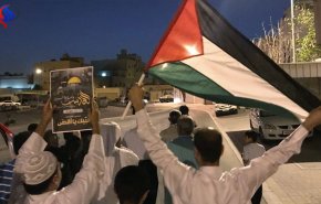 البحرينيون يخرجون فجراً في أولى تظاهرات يوم القدس