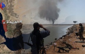 اليمن يستهدف بارجة للعدوان قبالة سواحل الحديدة