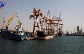 ميناء الحديدة يعمل بشكل طبيعي ولا صحة لما يروجه إعلام العدوان