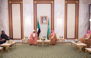 البشير في الرياض..والخرطوم توقع اتفاقا عسكريا مع تركيا