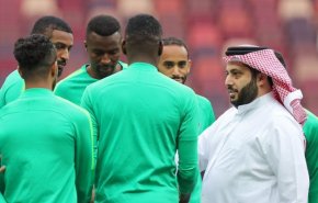 هل يشبه الجيش السعودي منتخبه؟!